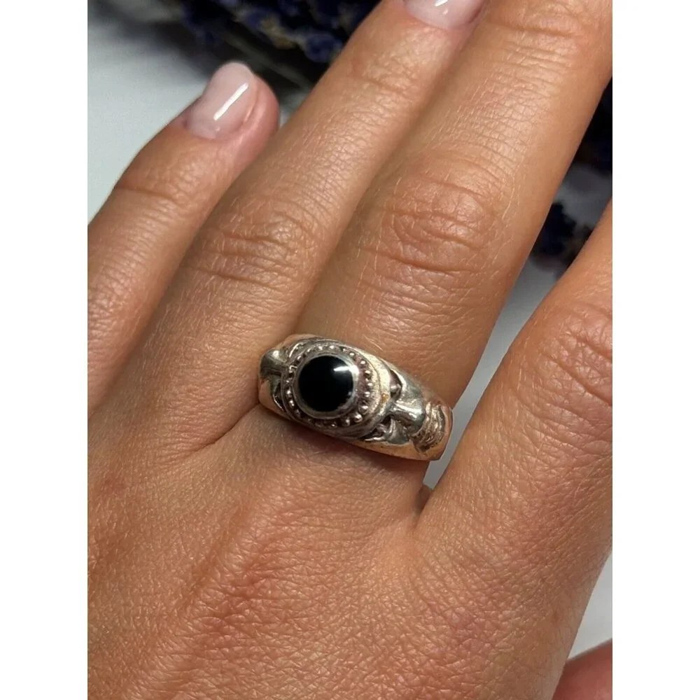VINTAGE 925 STERLING SILVER BLACK ENAMEL FACE RING SIZE 8